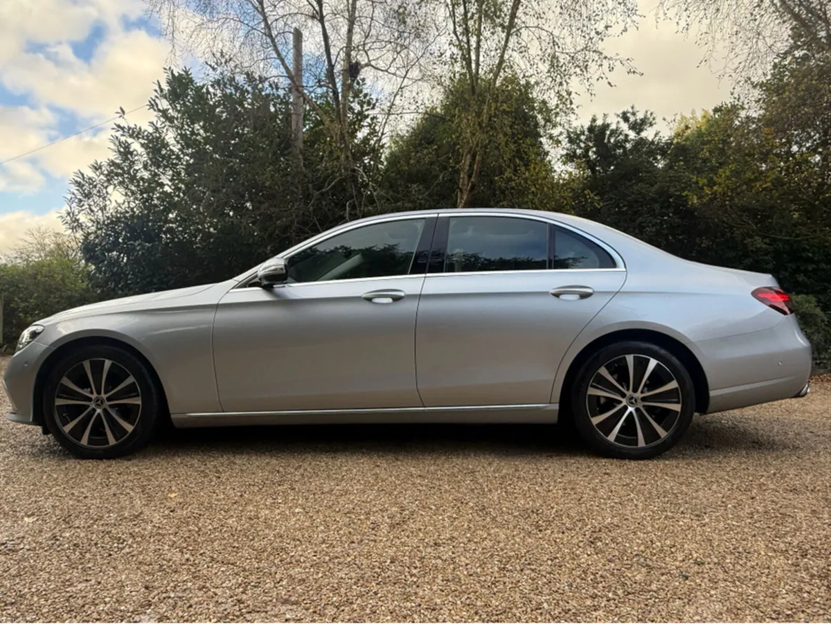 Mercedes-Benz E-Class E220 D *Panoramic Sunroof…Im - Image 6
