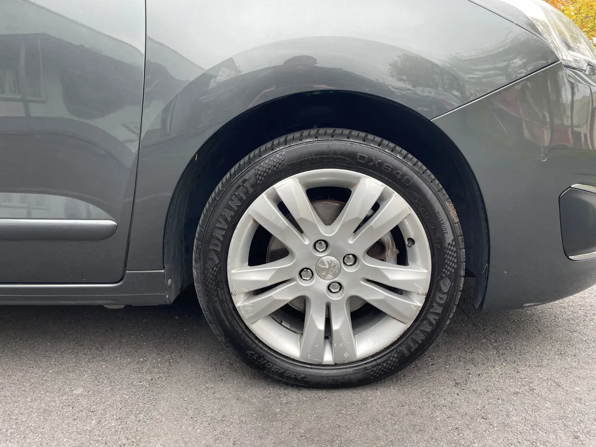 FAMILY - HDI - 7SEATS - PAN ROOF - LEATHER - PHONE - Image 2