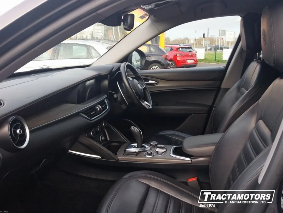 Alfa Romeo Stelvio 2.0L TURBO 200BHP AWD L 2.0 TI - Image 3