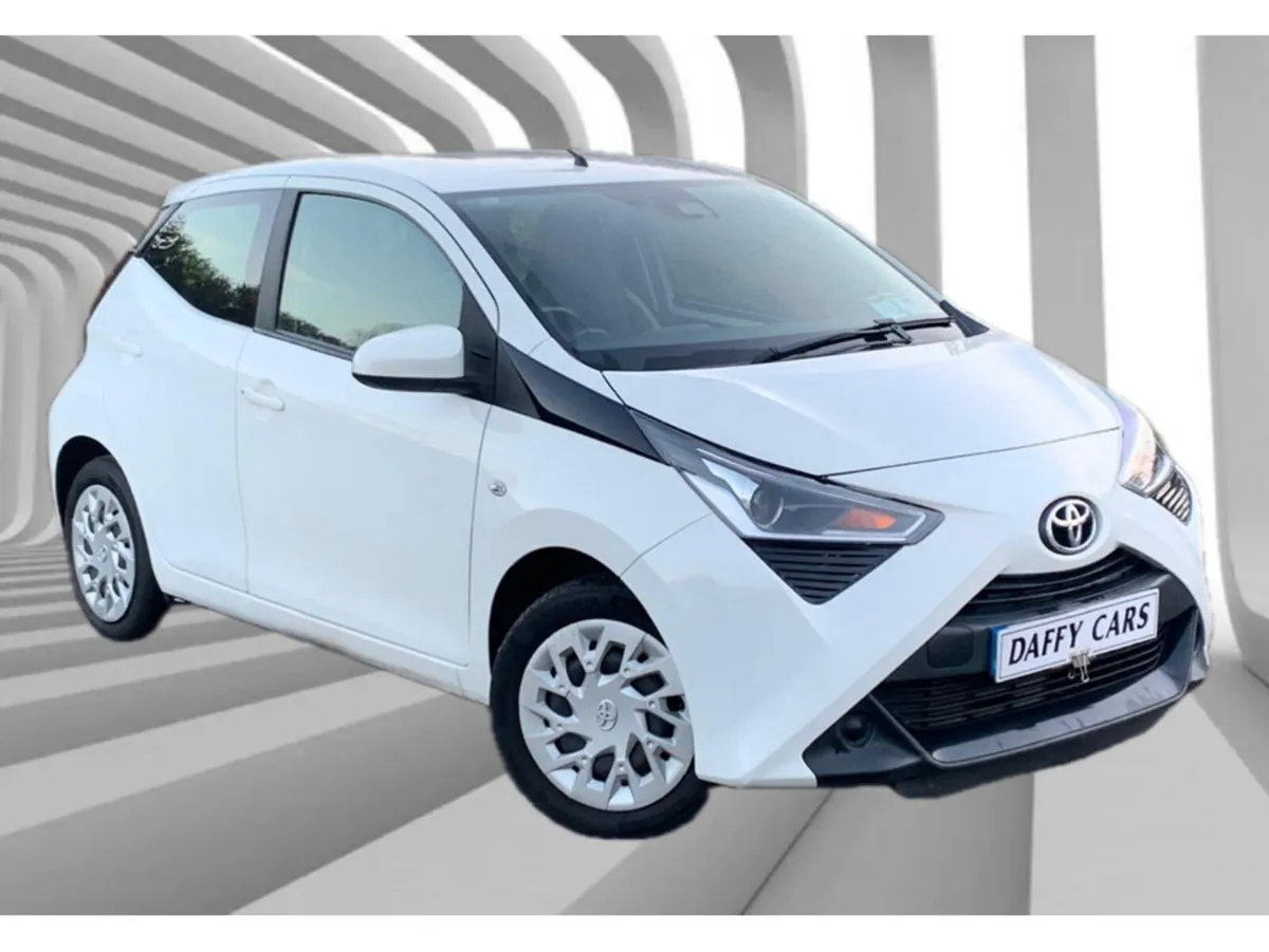 Toyota Aygo 1.0 VVT-I X-PLAY 71BHP 5DR - Image 2
