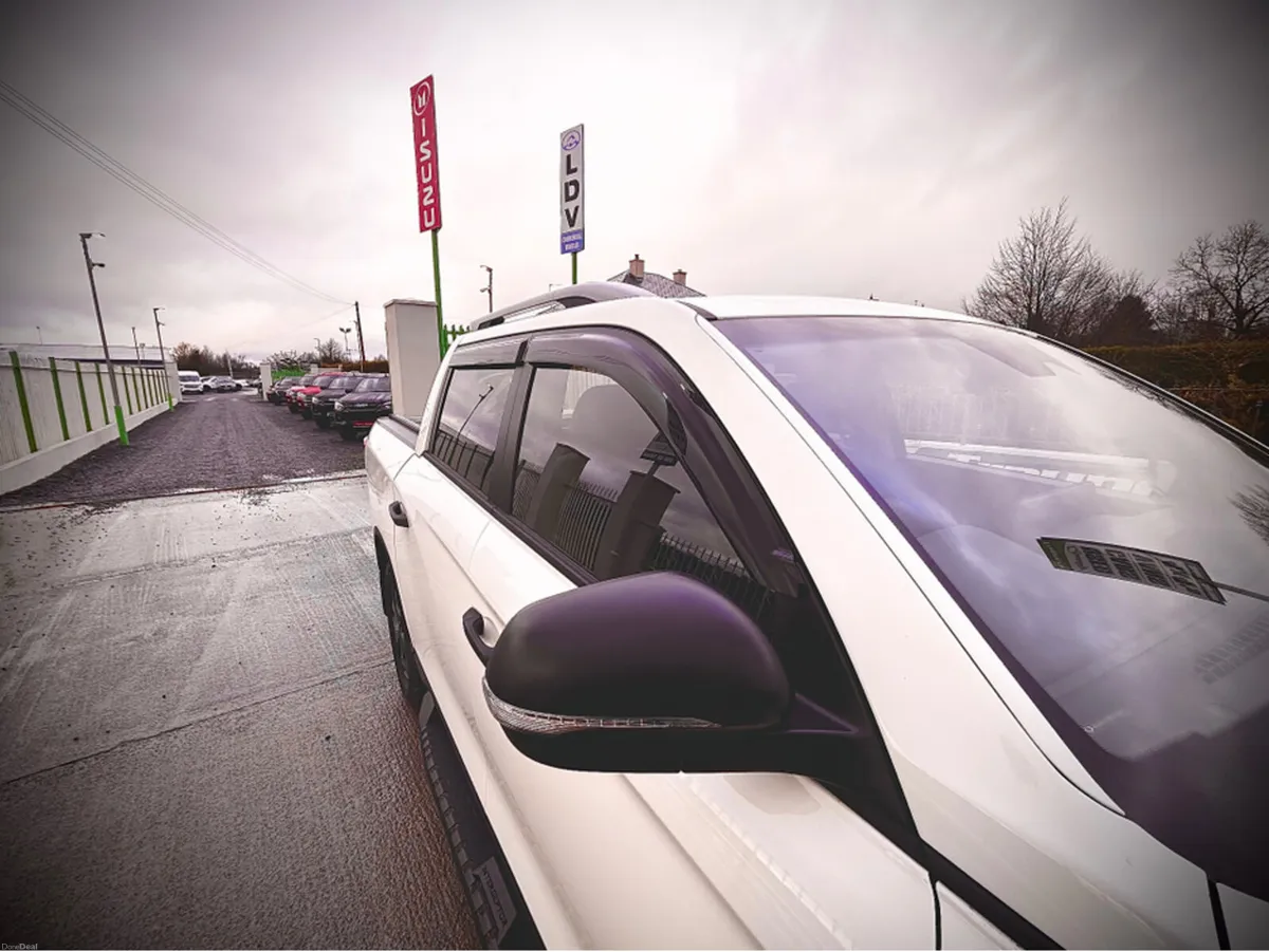 KGM Musso WITH ROOL LOCK DOOR  AND SIDE  STEPS AND - Image 2