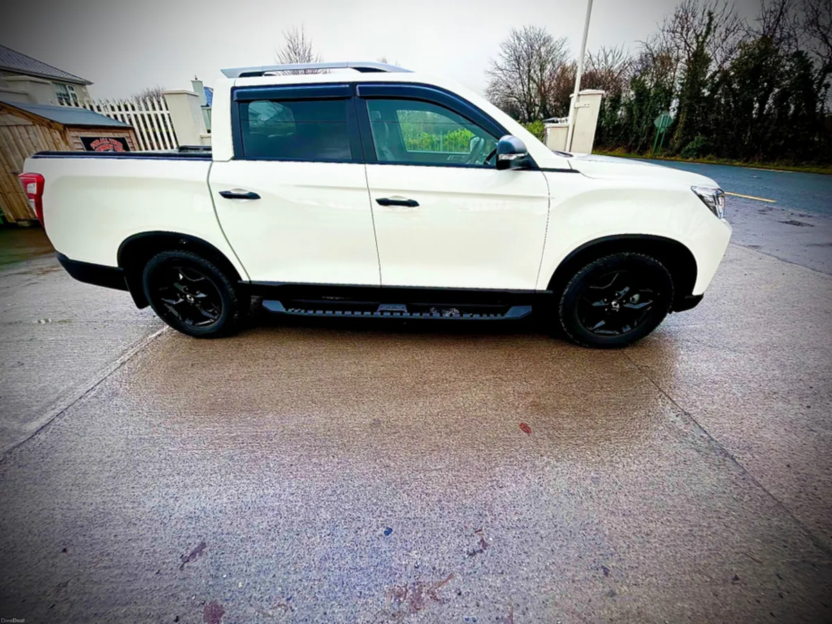 KGM Musso WITH ROOL LOCK DOOR  AND SIDE  STEPS AND - Image 3