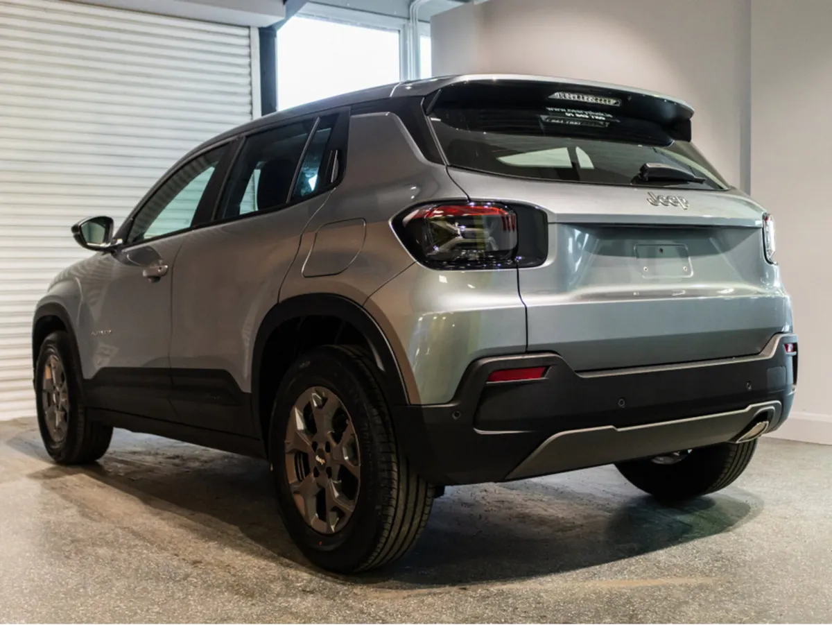 Jeep Avenger LONGITUDE 1.2 MT - Image 6