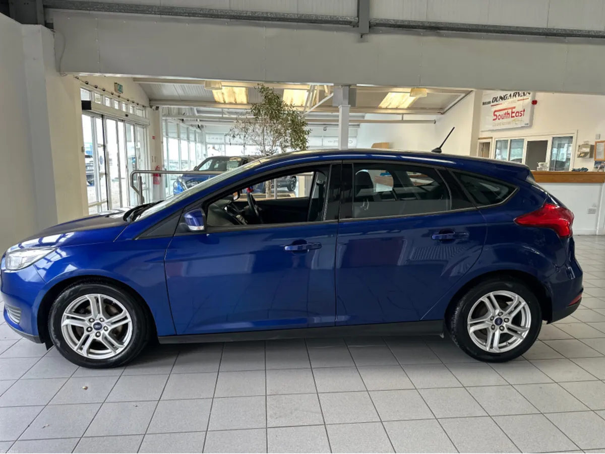 Ford Focus 1.5 TDCI STYLE ECONETIC 105PS 5DR - Image 4