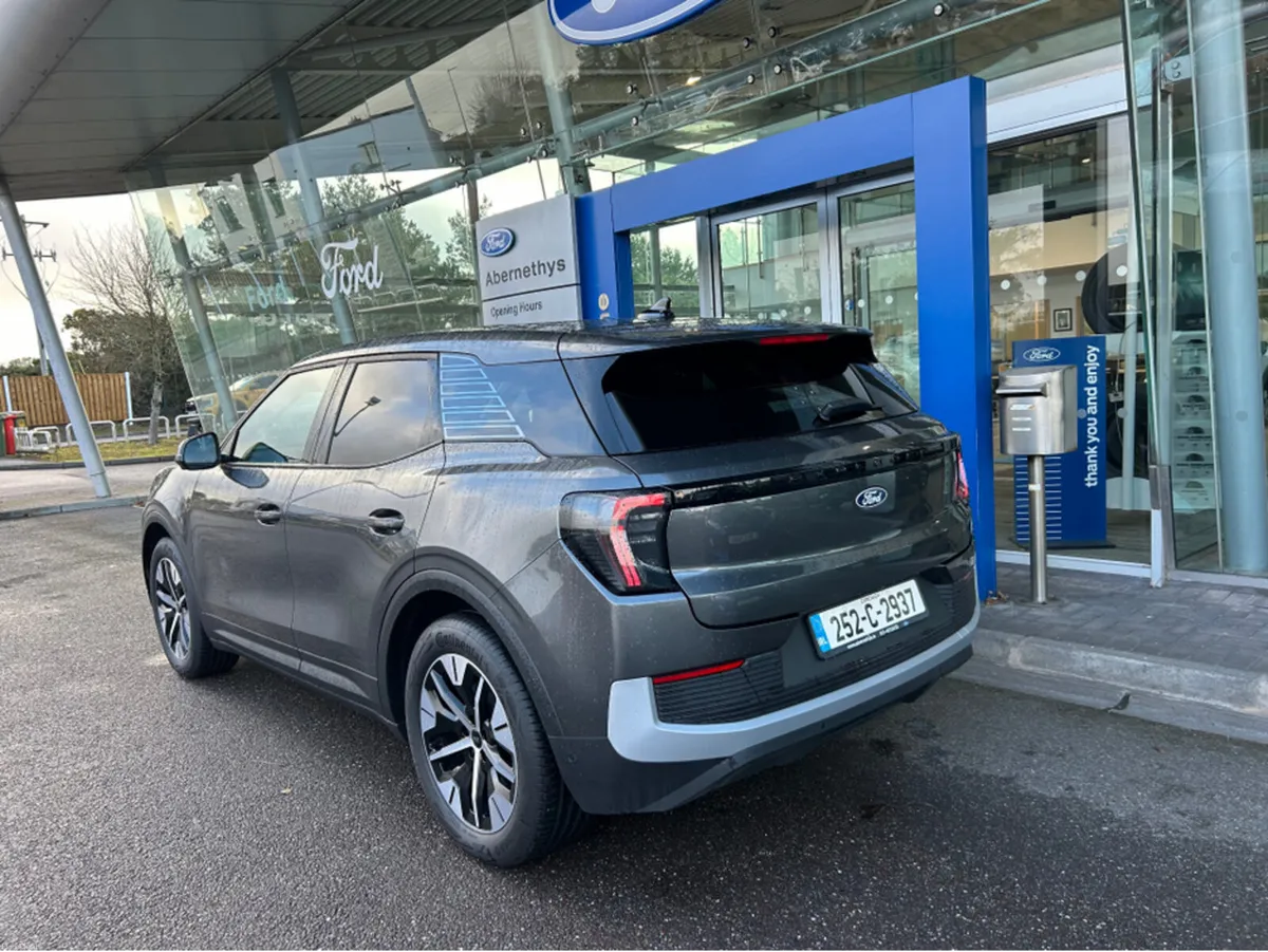 Ford Explorer SELECT 77KWH EXTENDED - Image 4