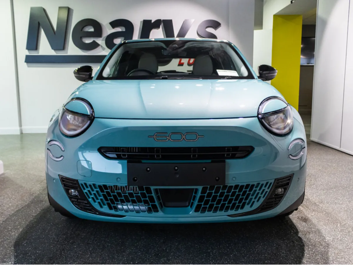 Fiat 600 HYBRID 1.2 100HP LA PRIMA - Image 2