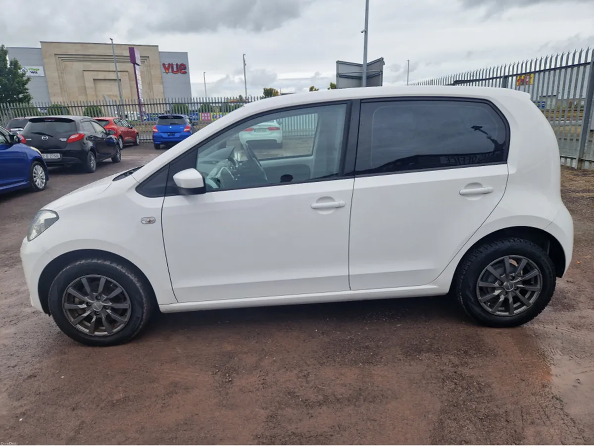 Volkswagen up! AUTO  5DR - Image 6