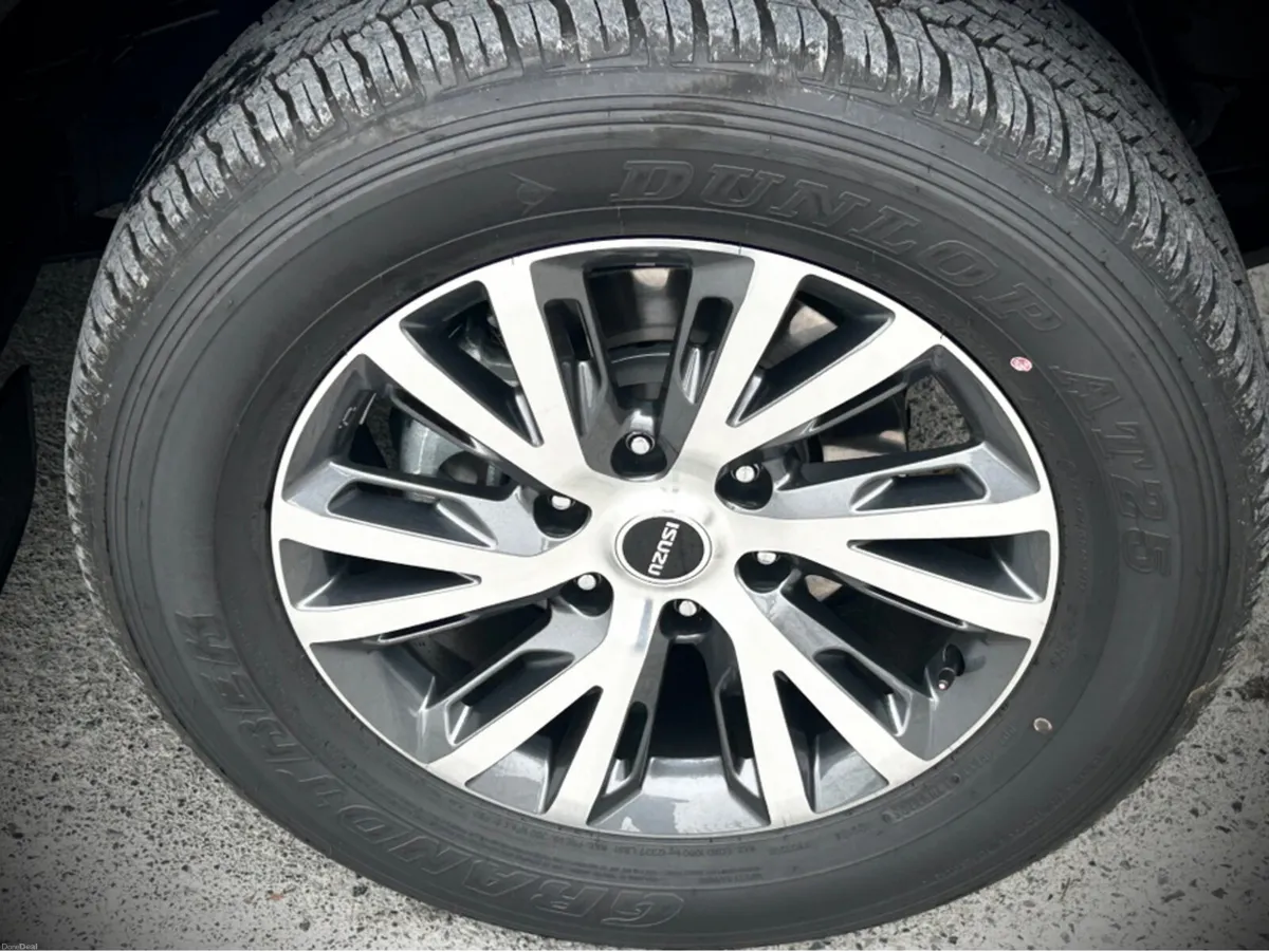 Isuzu D-Max L S  AUTO IN STOCK €333 ROAD TAX - Image 3