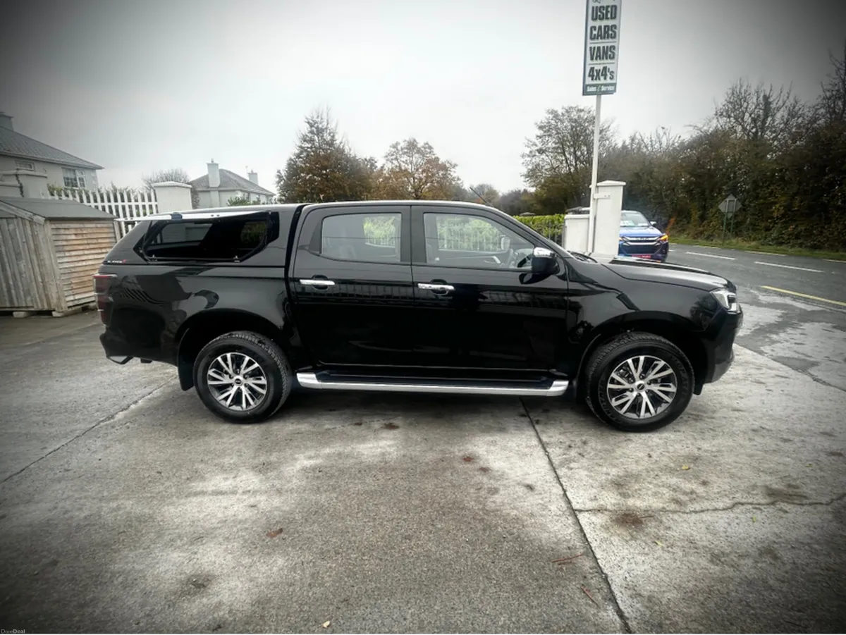 Isuzu D-Max LS AUTO WITH 3 WAY OPENING CANOPY - Image 4