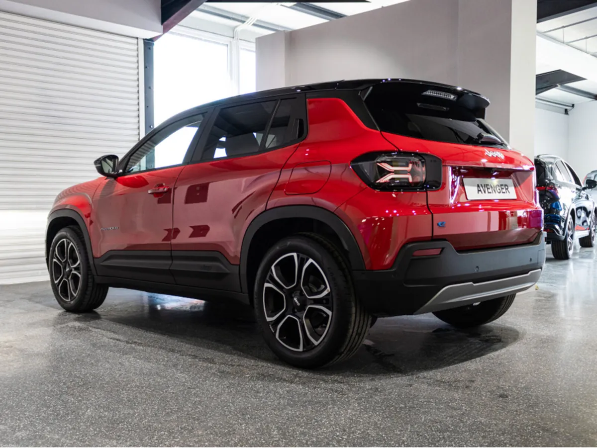 Jeep Avenger Summit 54Kwh - Image 6