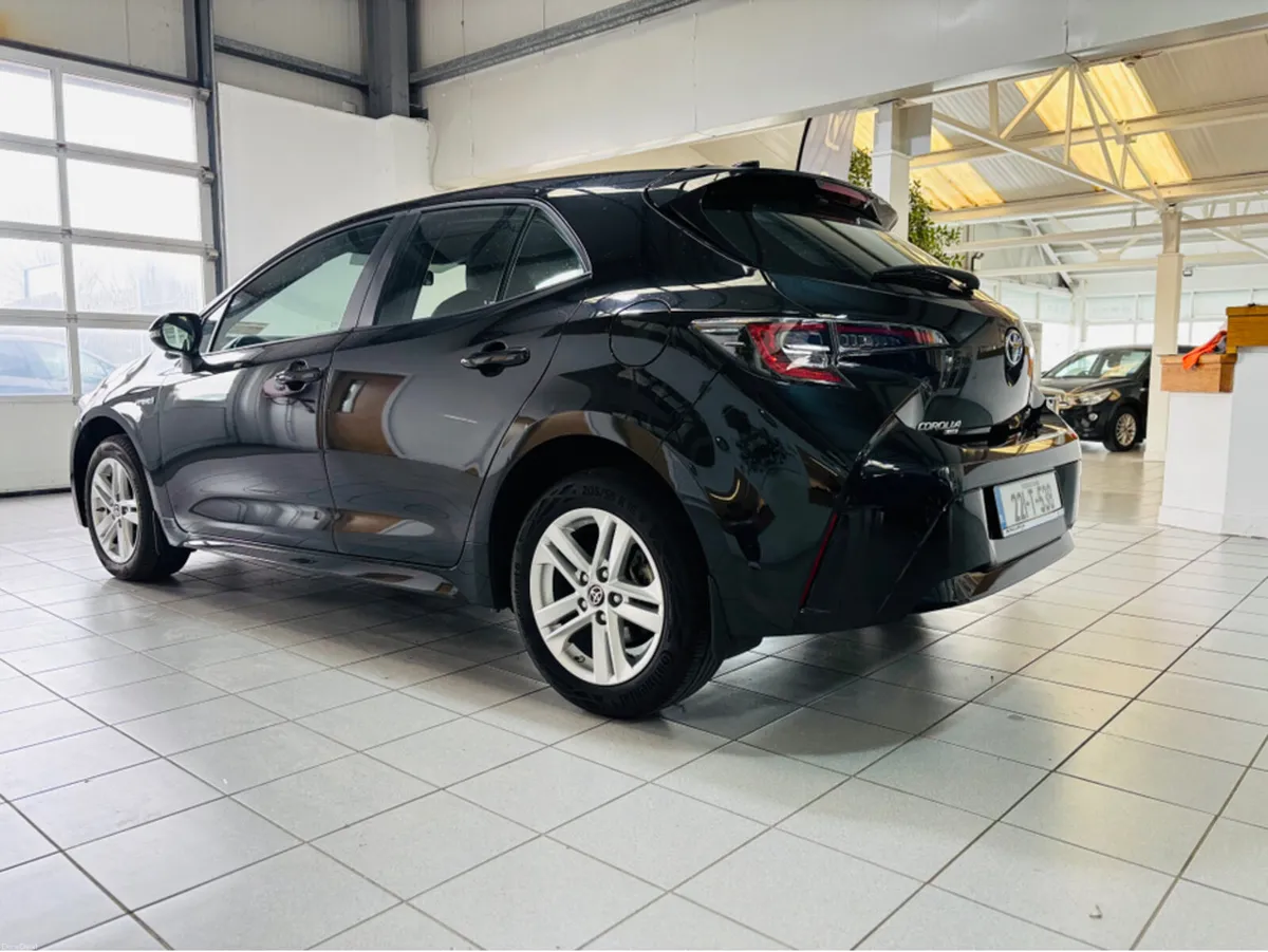 Toyota Corolla HYBRID LUNA H/B 4DR AUTO - Image 3