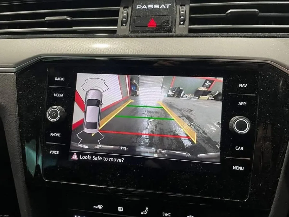 Volkswagen Passat BUSINESS 2.0 TDI MANUAL 6SPEED F - Image 4