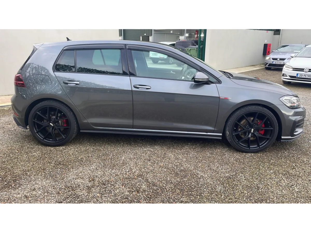 Volkswagen Golf GTI - Image 5