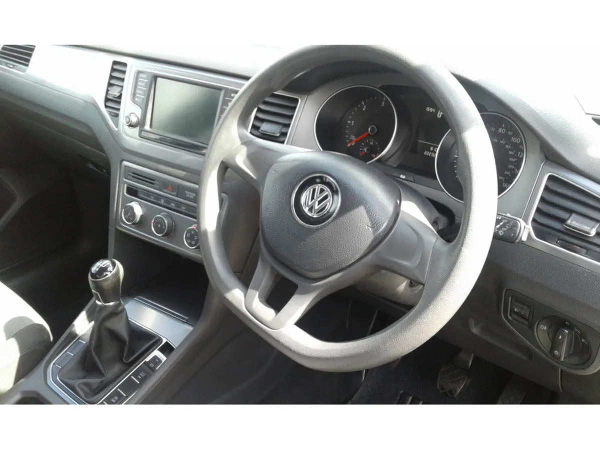 Volkswagen Golf SV 1.6 TDI S 109PS 5DR - Image 2
