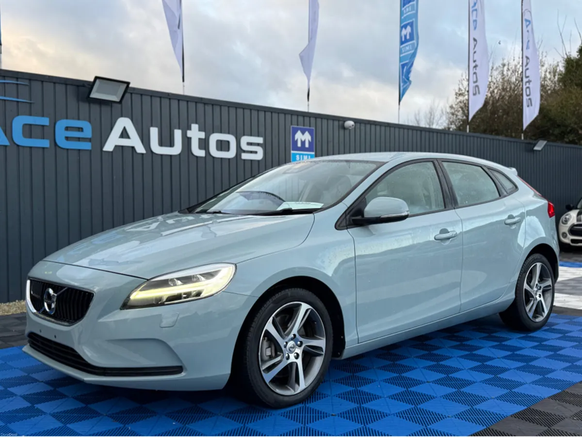 Volvo V40 ** DEPOSIT TAKEN ** MOMENTUM - 2.0L DIES - Image 2