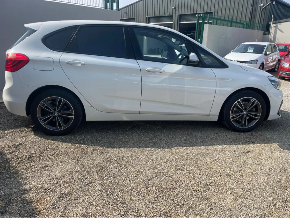 BMW 2-Series 218d  auto - Image 3