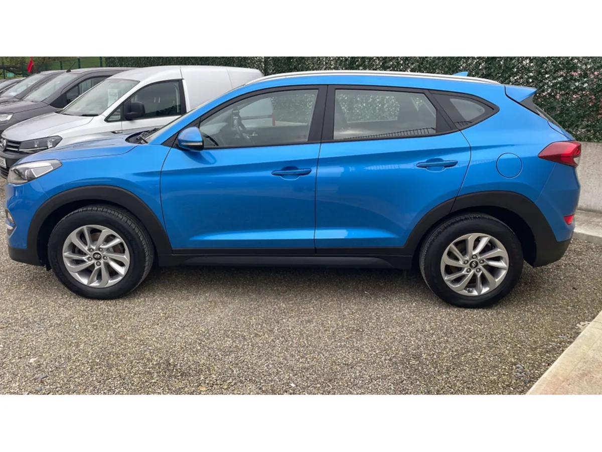 Hyundai Tucson SE NAV B-DRIVE 2WD CRDI BLUE DRIVE - Image 3