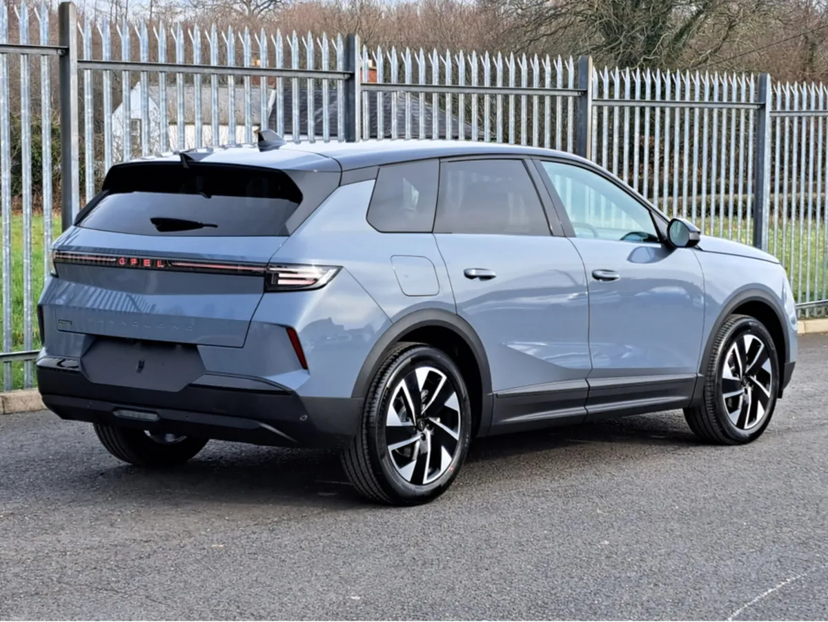 Opel Grandland GS 136HP HYBRID *LEATHER PACK* - Image 4