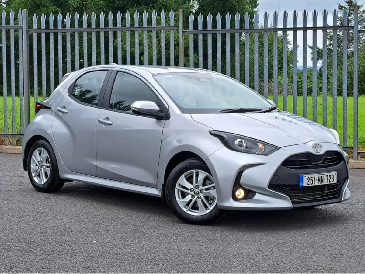 Toyota Yaris LUNA 1.5 HYBRID 115BHP AUTOMATIC **RE - Image 1
