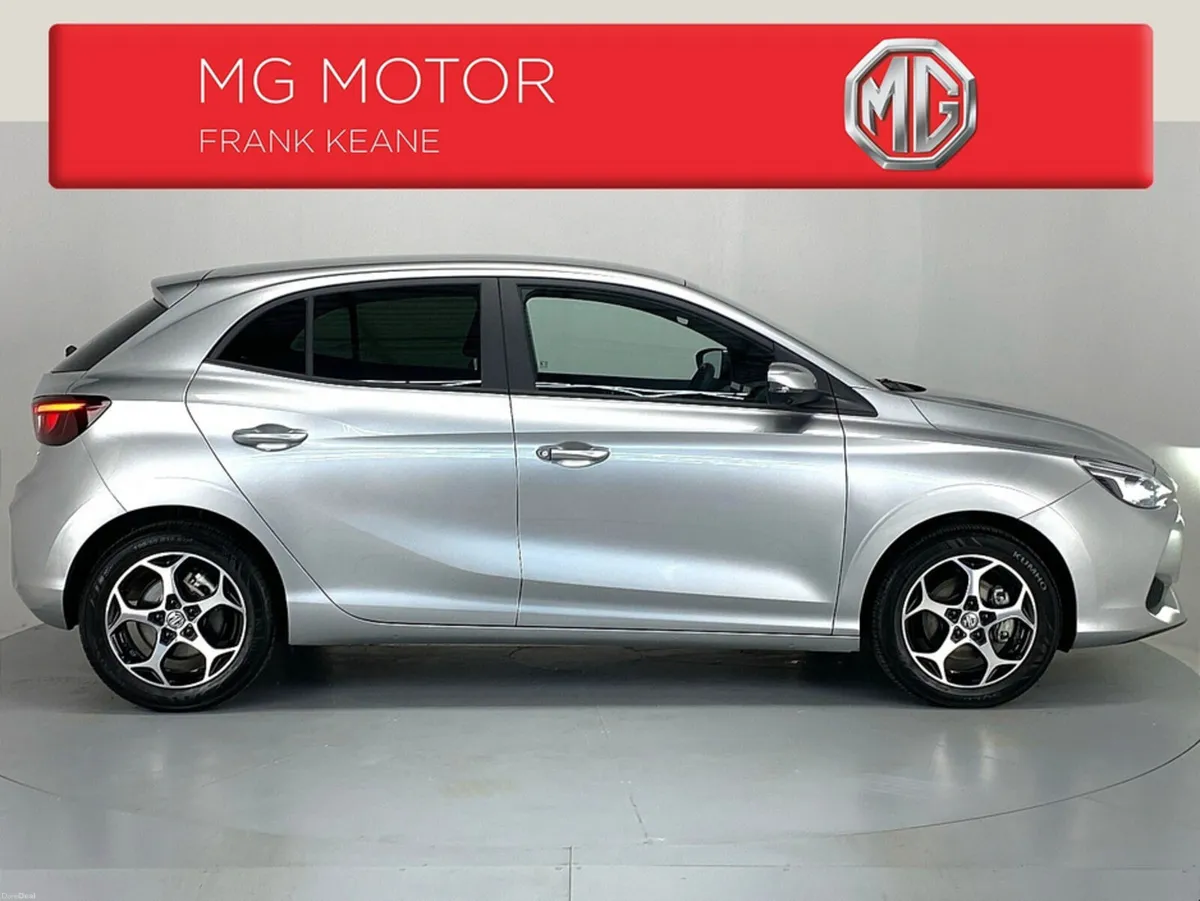 MG MG3 EX-DEMO MG 3 EXCLUSIVE HEV **HALF BLACK LEA - Image 3