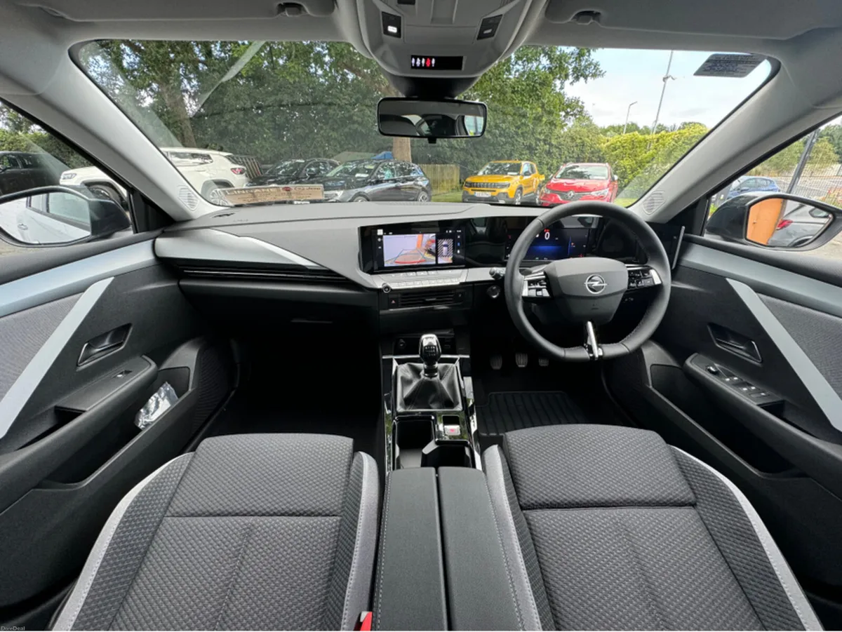 Opel Astra Tourer | Elegance | 1.2 | 110PS - Image 2