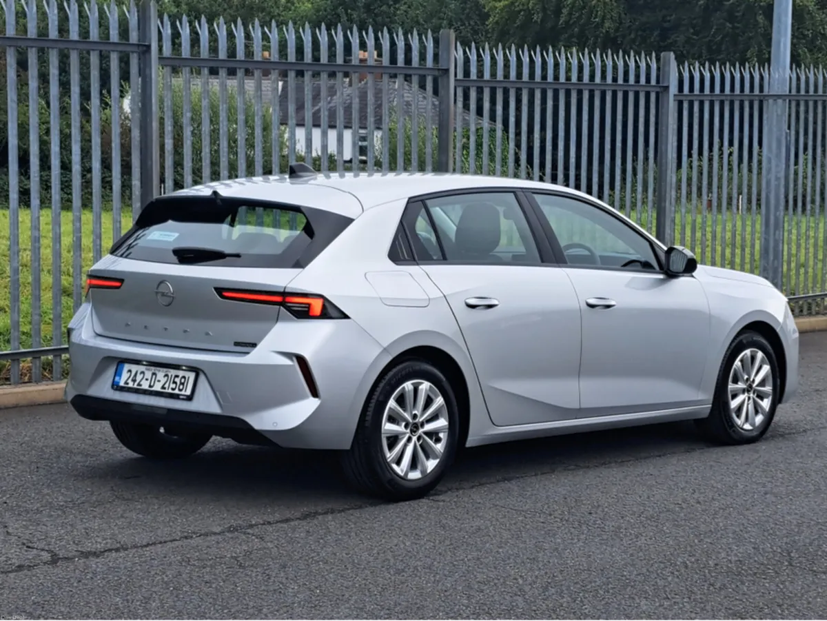 Opel Astra SC 1.5TD 130PS 8 SPEED AUTOMATIC - Image 4