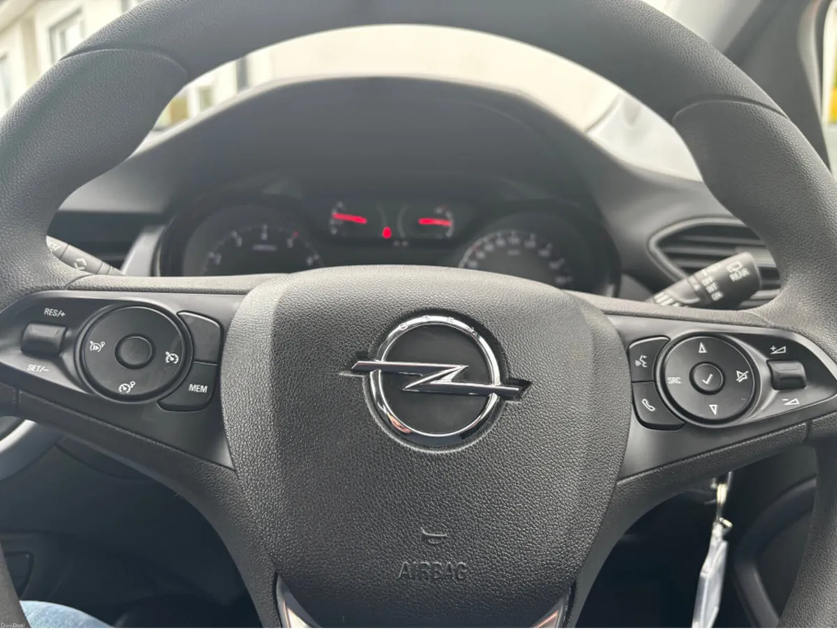 Opel Crossland X -1.2I 83PS  12 MONTHS WARRANTY - Image 4