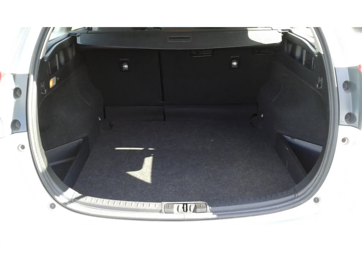 Toyota Auris BUSINESS EDITION TSS D D-4D TOURING S - Image 2