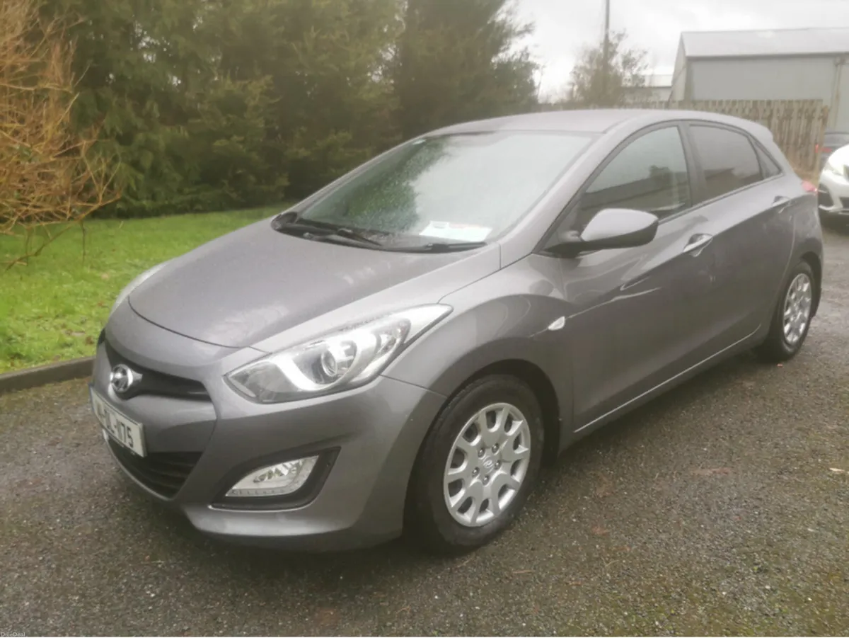 Hyundai i30 1.4 DSL CLASSIC 4DR - Image 4