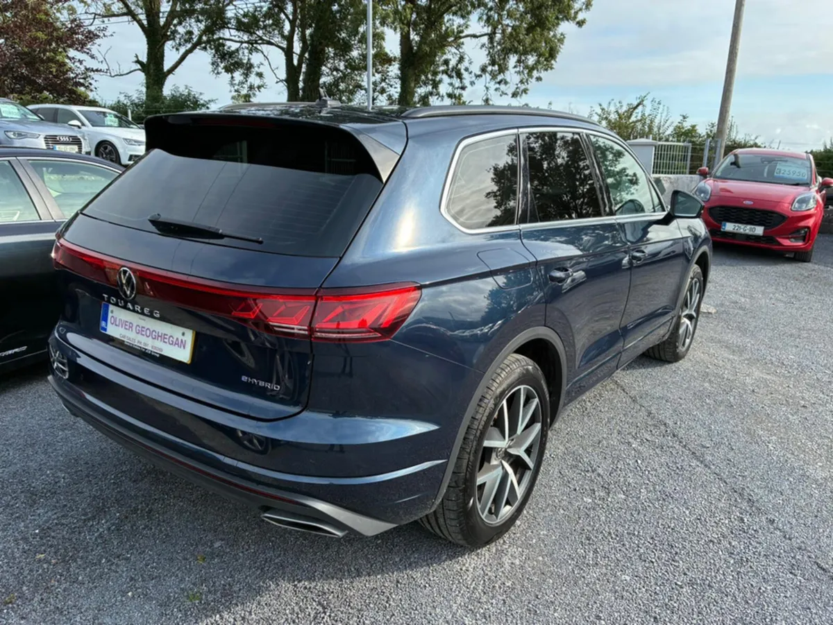 Volkswagen Touareg V6 ELEGANCE TSI PHEV 14.3 kWh A - Image 2