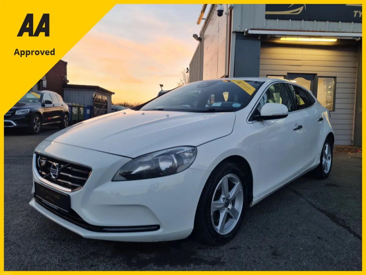 Volvo V40 PETROL 5DR AUTOMATIC V40 SERIES 525 - Image 3