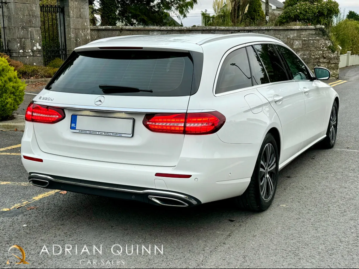 Mercedes-Benz E-Class E 220d SPORT ESTATE 5DR AUTO - Image 5