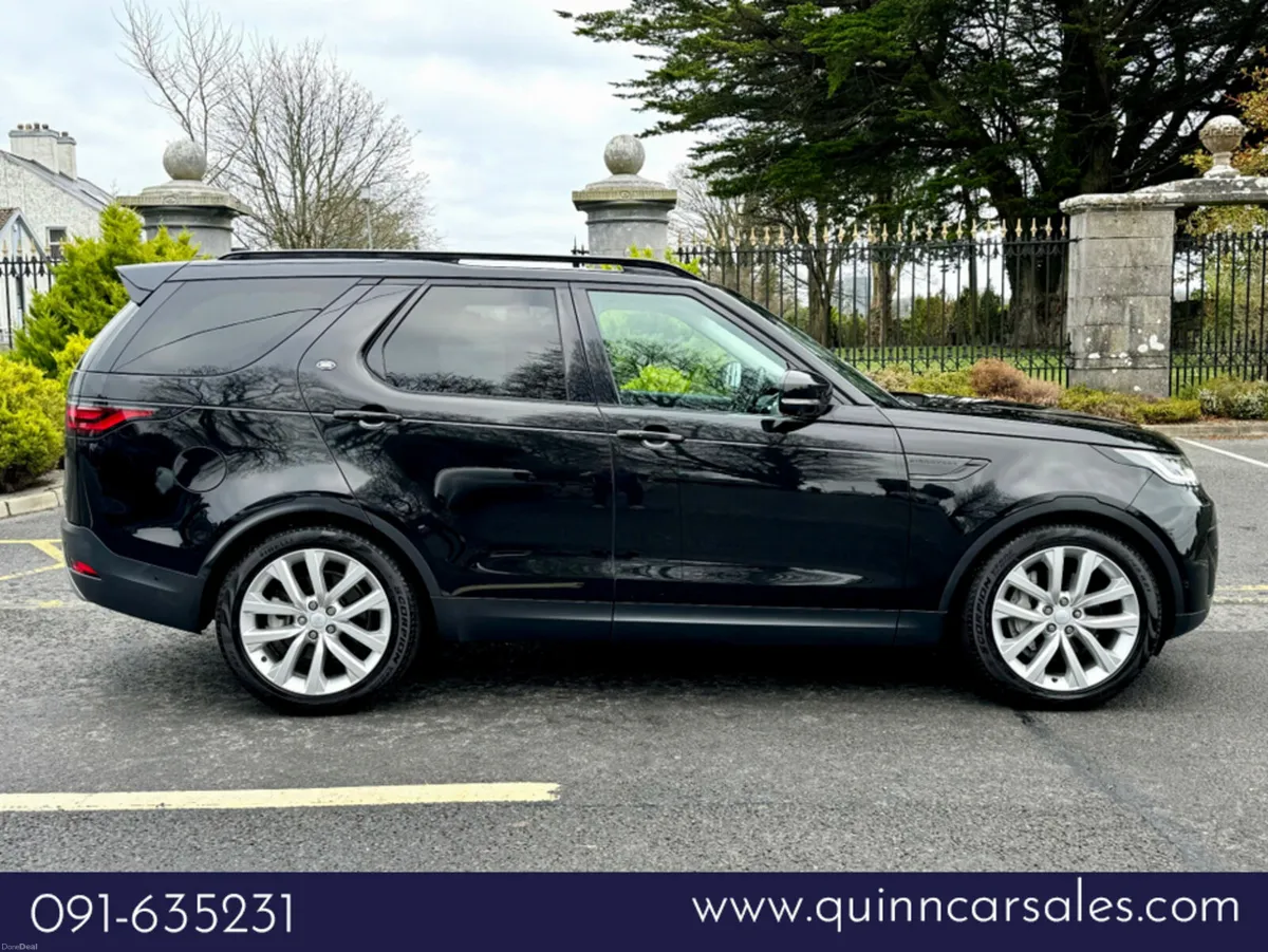 Land Rover Discovery 3.0 SD6 D300 SE AUTO COMMERCI - Image 2