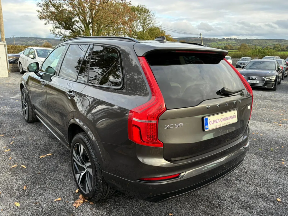 Volvo XC90 T8 PHEV PLUS (DARK THEME) AWD  AUTO 455 - Image 3