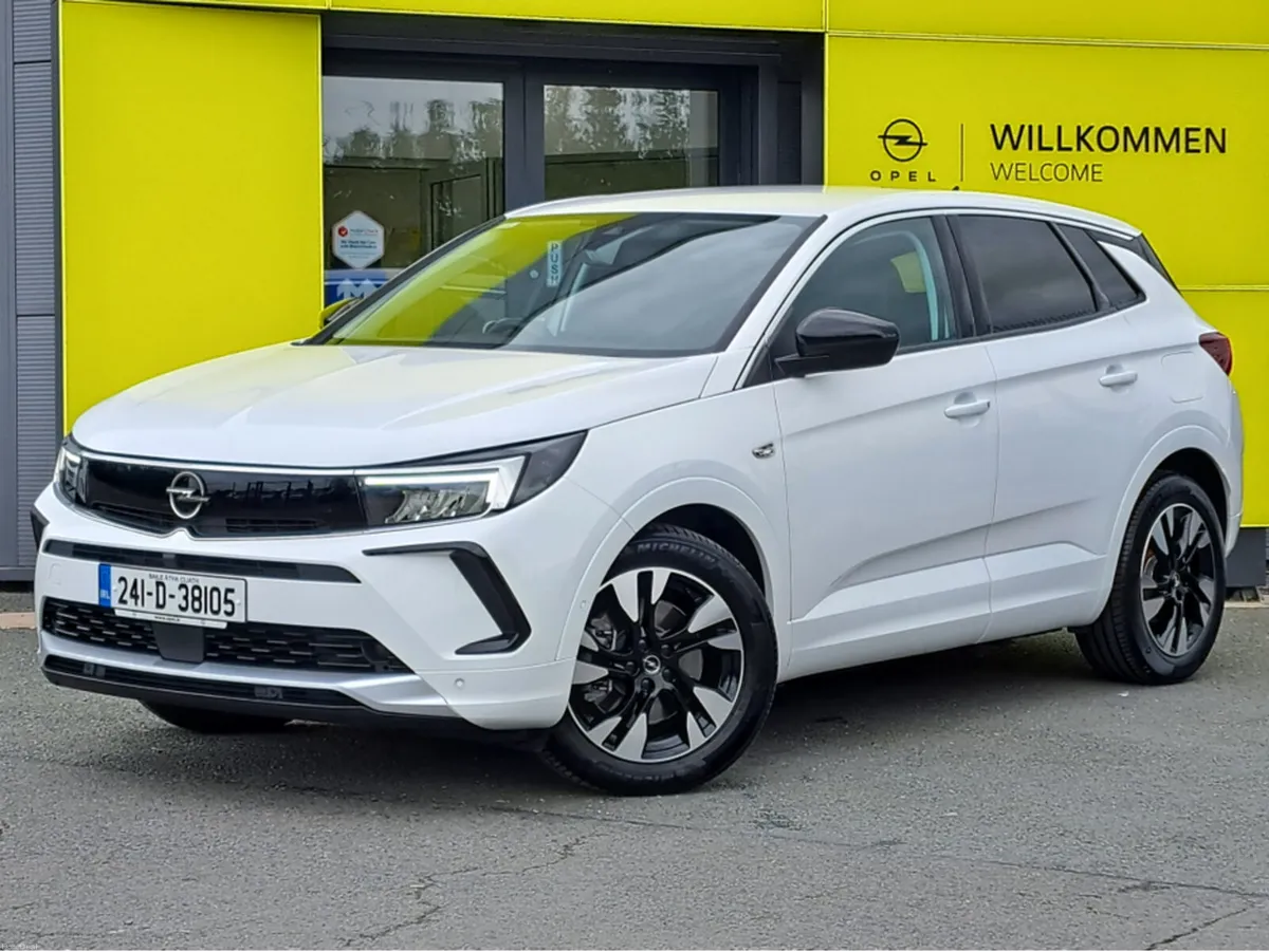 Opel Grandland ELEGANCE 1.6TURBO 225BHP **PLUG IN - Image 2