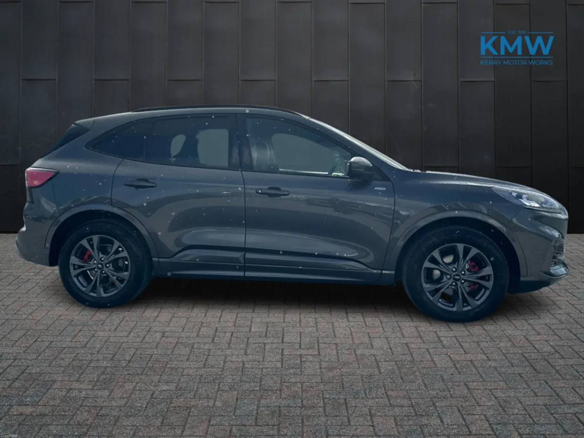 Ford Kuga ST-Line X PHEV - Image 4