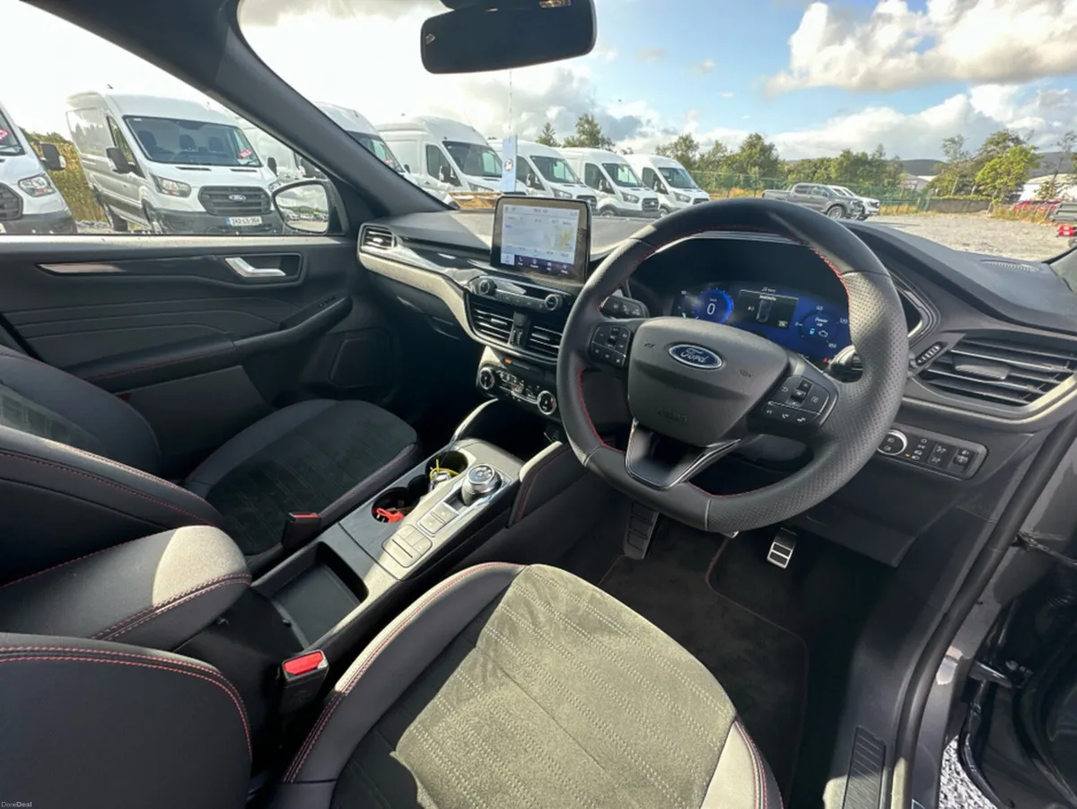 Ford Kuga ST-Line X PHEV - Image 6