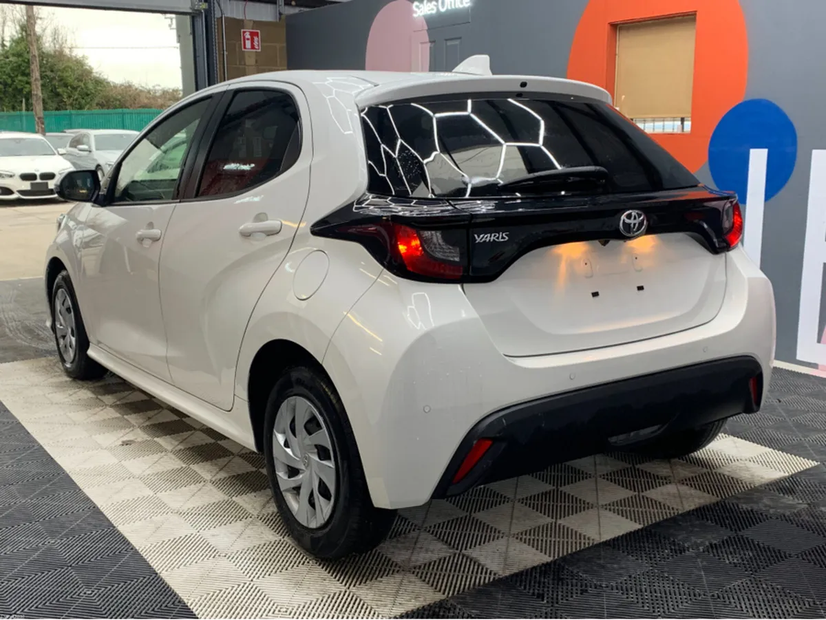 Toyota Yaris X / 47k KMs / Reverse Camera / 1.0L P - Image 4