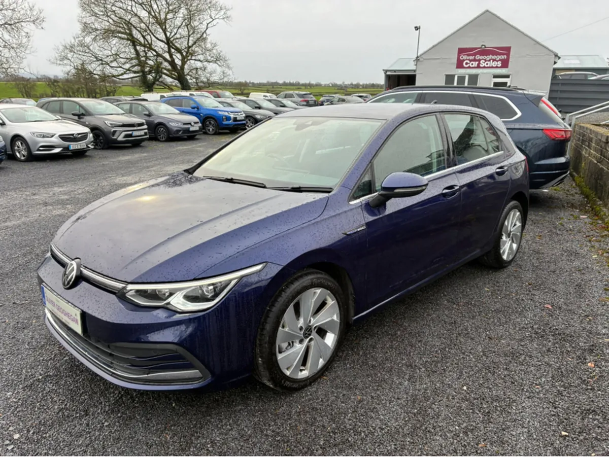Volkswagen Golf STYLE 2.0 TDI 115 BHP (CAMERA) - Image 4