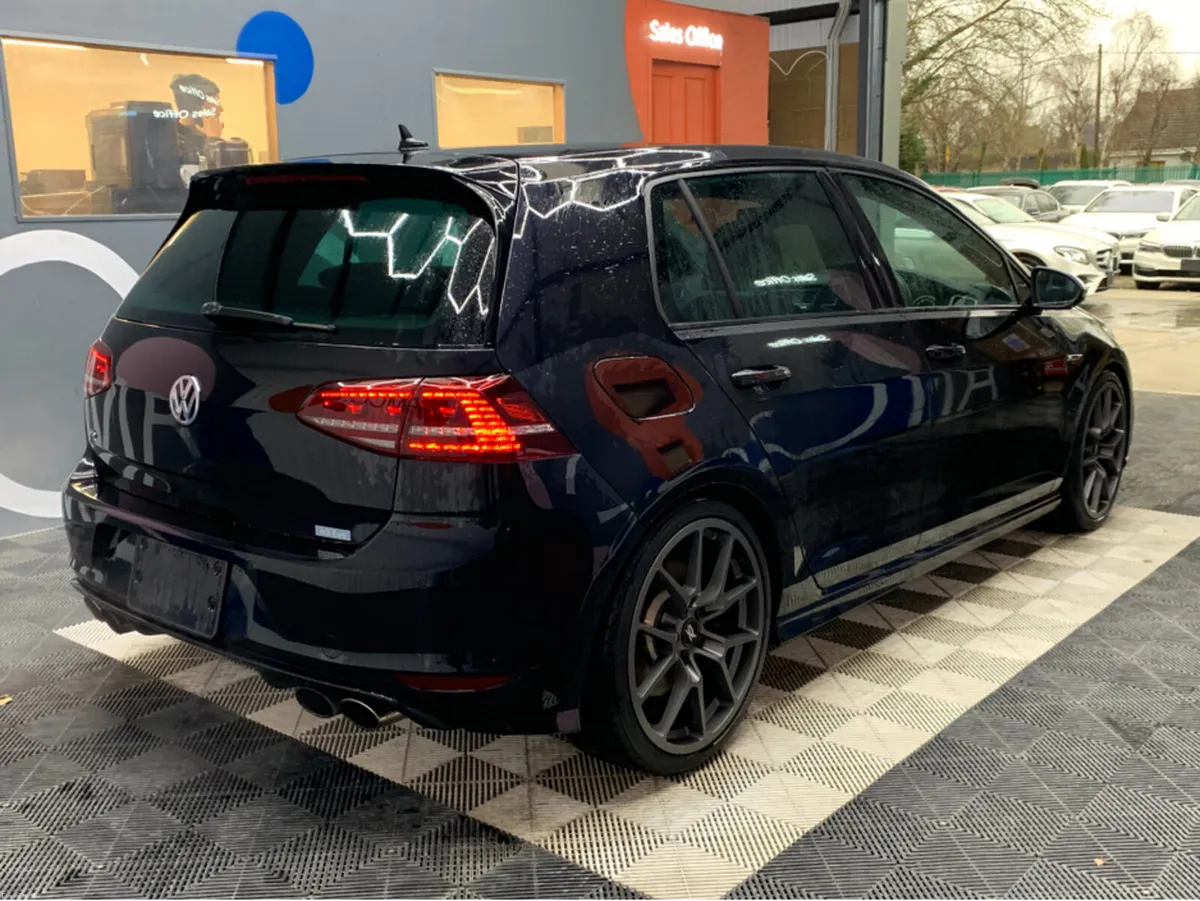 Volkswagen Golf 2015 Golf R / Manual / 134k KMs / - Image 6