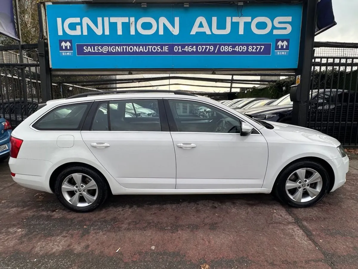 Skoda Octavia 1.6 TDI, ESTATE MODEL, BUSINESS EDIT - Image 2
