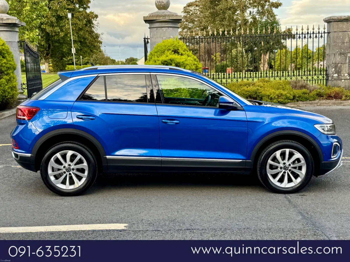 Volkswagen T-Roc 1. 5 TSi STYLE DSG AUTO 150 BHP - Image 2