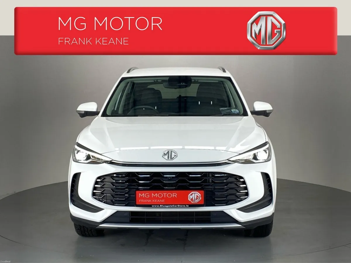 MG ZS EXCLUSIVE HEV**FULL BLACK LEATHER INTERIOR** - Image 3