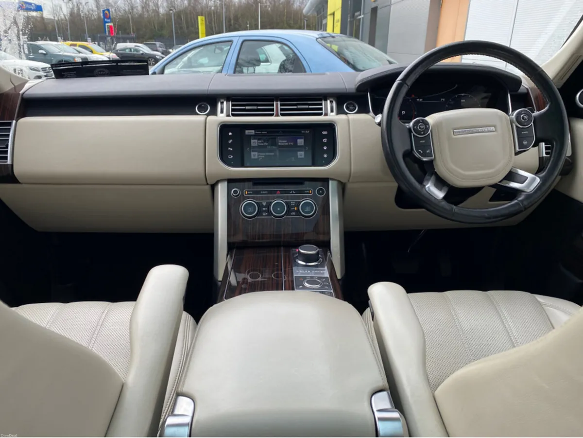 Land Rover Range Rover 3.0 TDV6 VOGUE 258BHP - Image 3