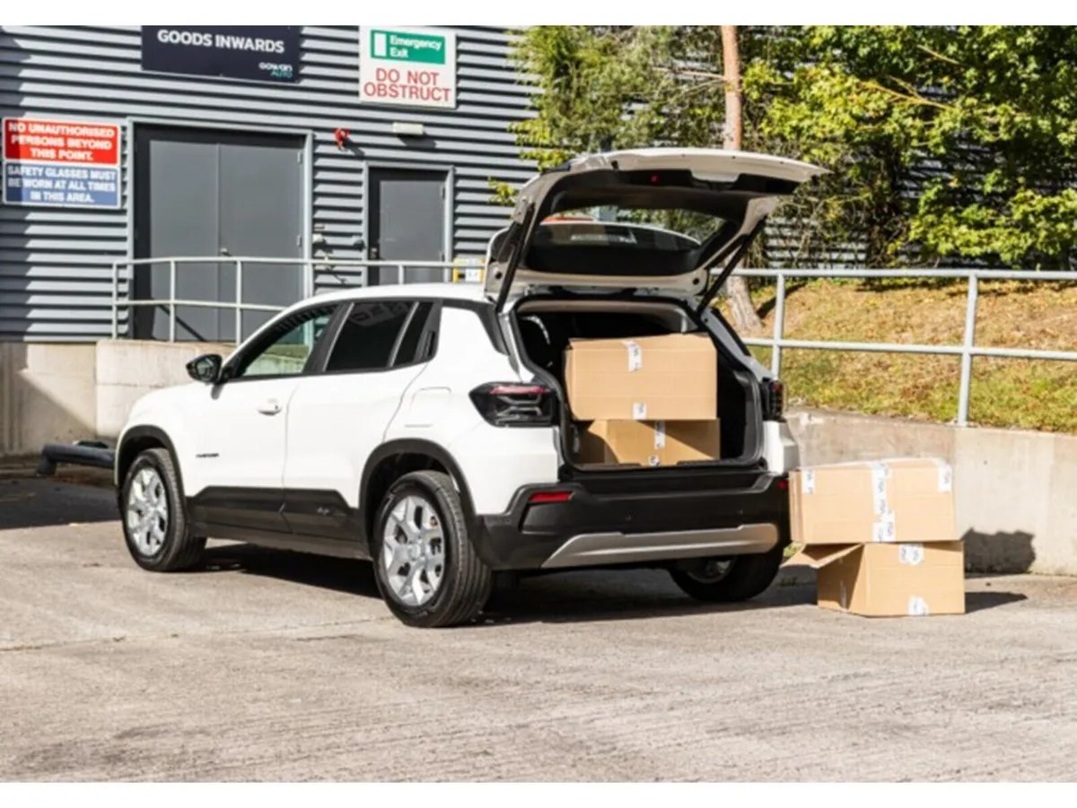 Jeep Avenger E Commercial | Longitude | 54kw  SUMM - Image 4