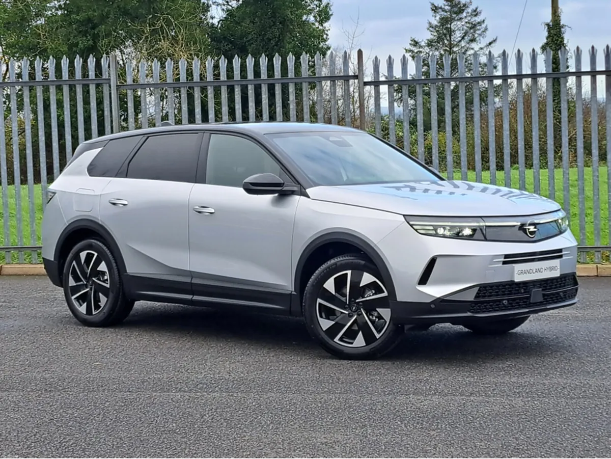 Opel Grandland GS HYBRID 136HP **WITH EXTRAS** - Image 2