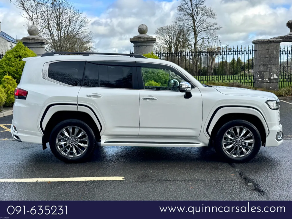 Toyota Land Cruiser AMAZON 300 SERIES 3.3 V6 DIESE - Image 2