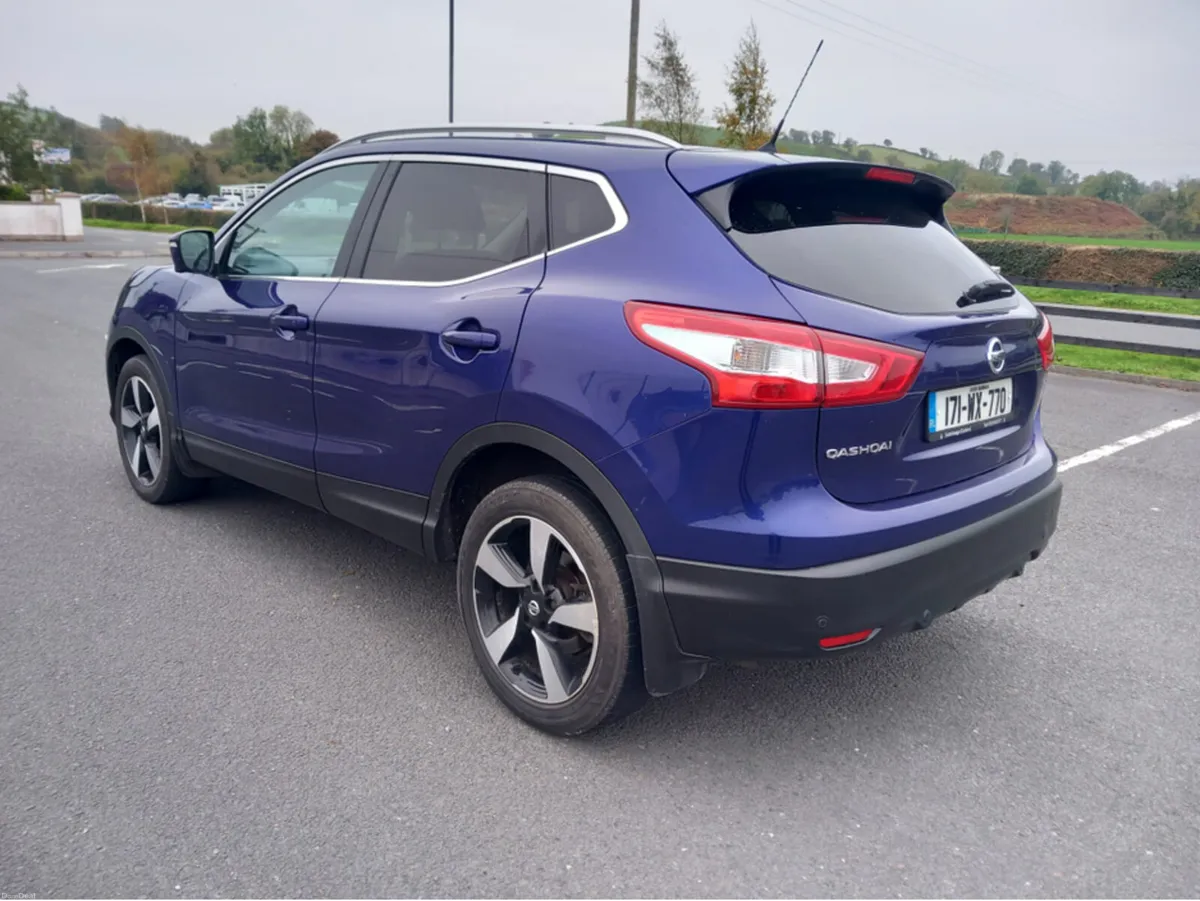 Nissan Qashqai 1.6 DSL SV CVT PREMIUM E6 4DR - Image 2