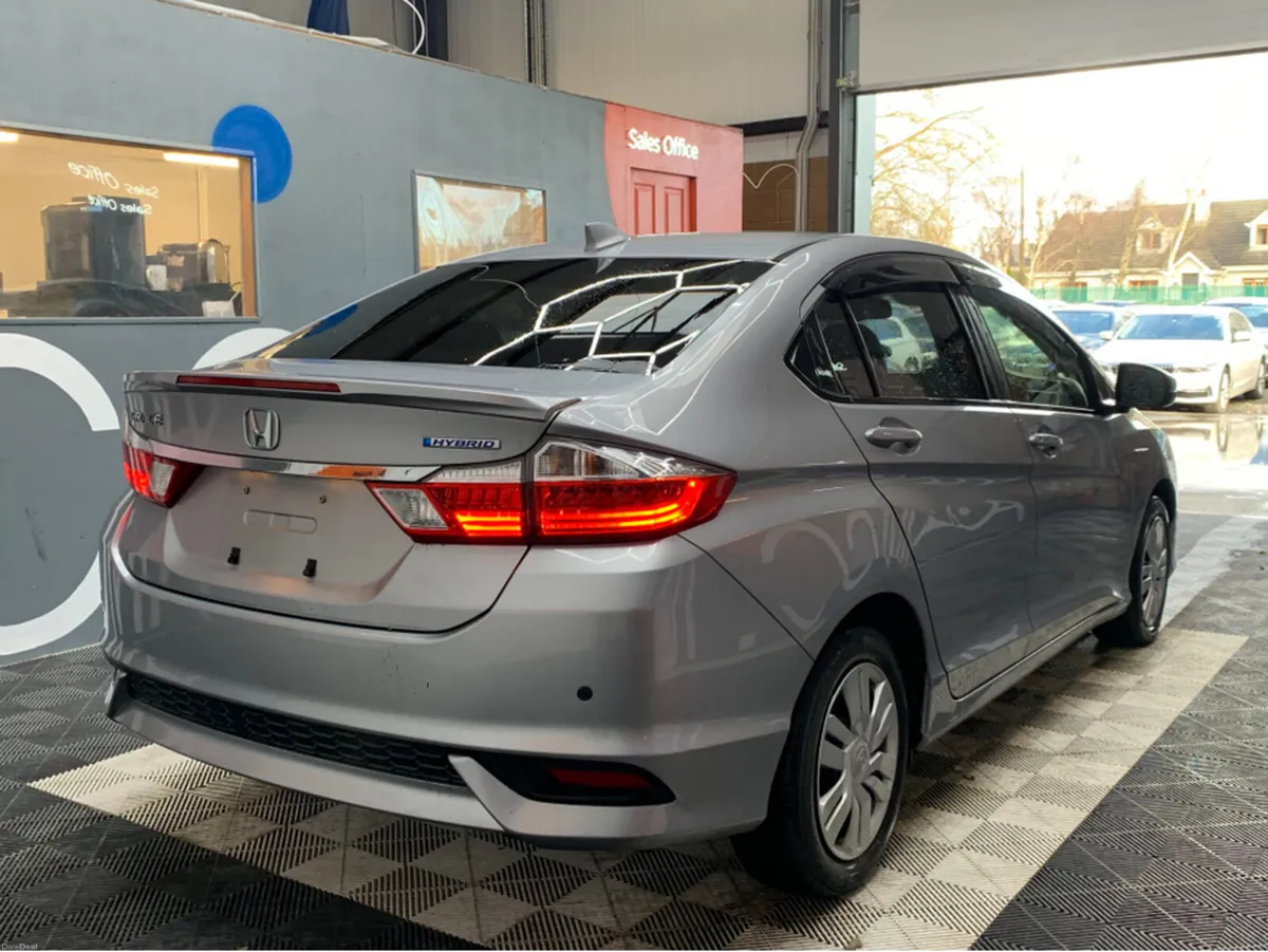Honda Grace 2019 HONDA GRACE 1.5 HYBRID AUTOMATIC - Image 6