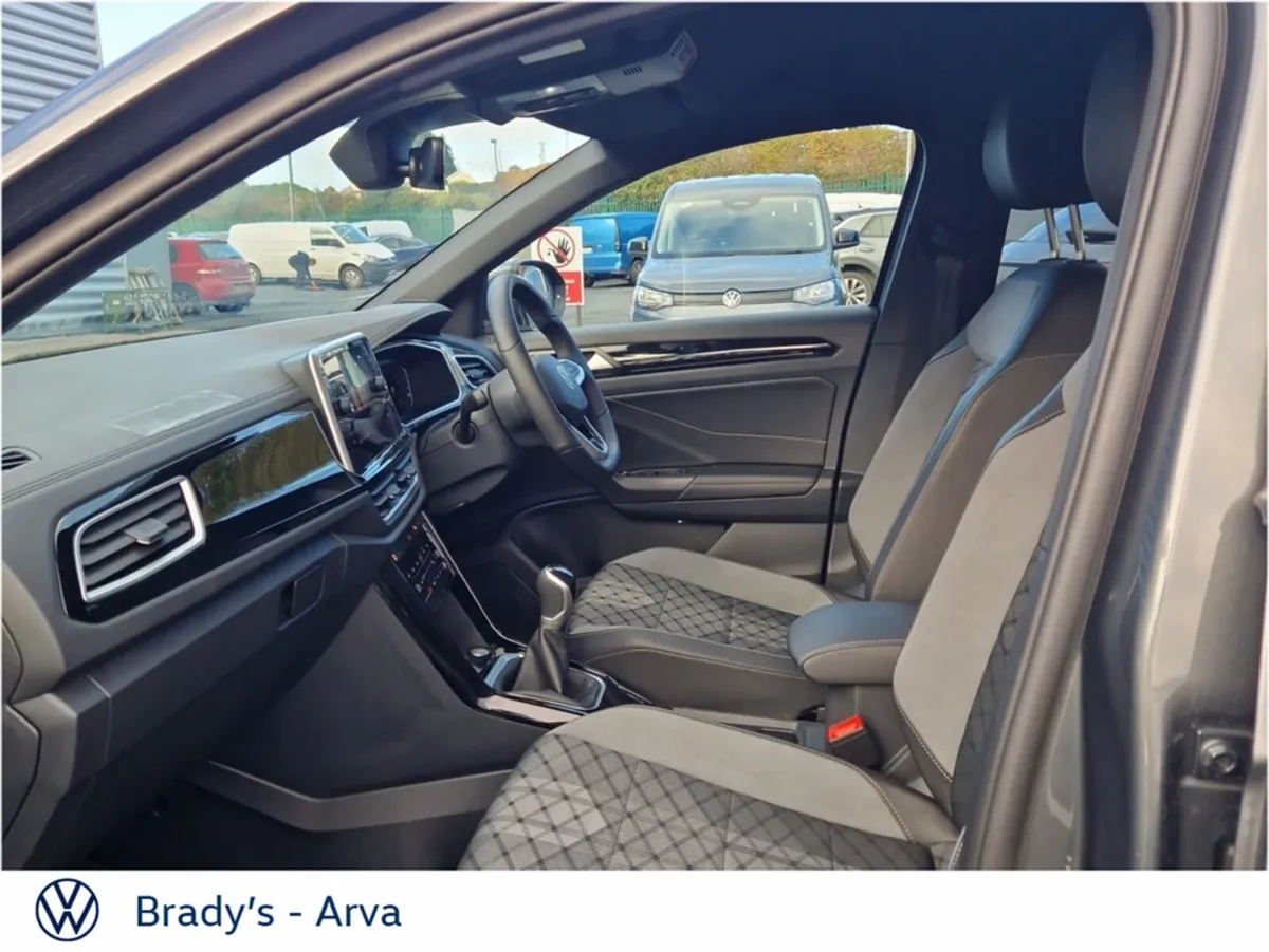 Volkswagen T-Roc R-LINE 75 2.0 TDI 116BHP M6F - Image 4